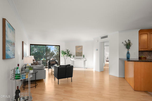 Detail Gallery Image 5 of 45 For 4499 via Marisol #321,  Los Angeles,  CA 90042 - 2 Beds | 2 Baths