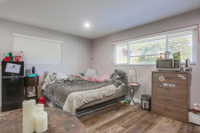 2035 Camino Cantera, Vista CA: https://media.crmls.org/mediaz/6ea6d608-8bda-43f6-a8ac-feebe4b5a252.jpg