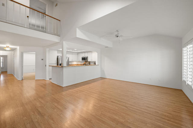 41629 Woodhaven W Drive, Palm Desert CA: https://media.crmls.org/mediaz/6ea70f59-2e86-4633-a626-d5af0ad438b8.jpg