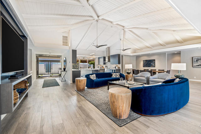 580 W Panga Way, Palm Springs CA: https://media.crmls.org/mediaz/6ea76b66-da8c-4677-a4c4-da11b83d739e.jpg