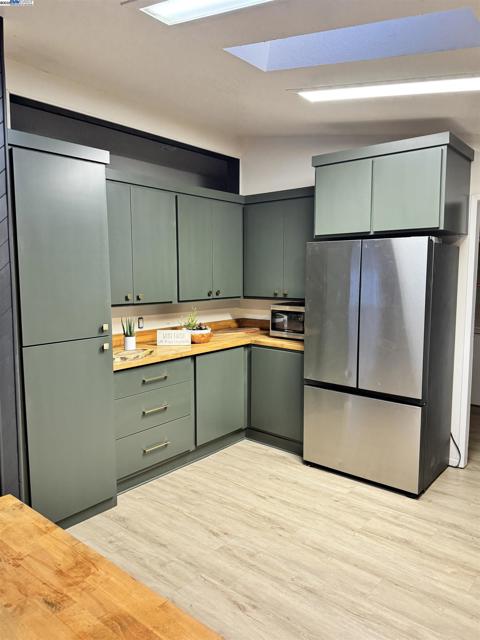 14 Blue Teal Ct, Lodi CA: https://media.crmls.org/mediaz/6ea8025f-b1a7-4841-ad6b-61492395b298.jpg