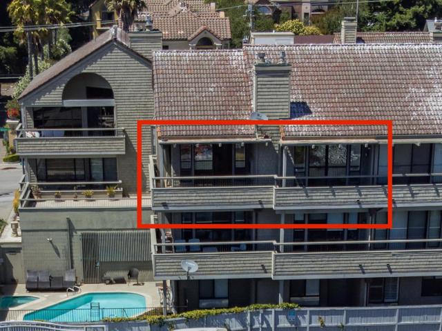 515 2nd Street, Santa Cruz CA: https://media.crmls.org/mediaz/6ea8b70a-fe27-42f7-b800-9e747a68415a.jpg