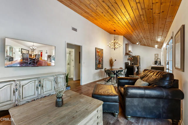 5321 Alta Canyada Road, La Canada Flintridge CA: https://media.crmls.org/mediaz/6ea9102f-10c7-42c0-9a8c-b2a2a966f862.jpg
