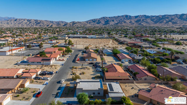 13704 Sarita Drive, Desert Hot Springs CA: https://media.crmls.org/mediaz/6ea9a2f1-bc0e-4bbf-b356-efe67be343f0.jpg