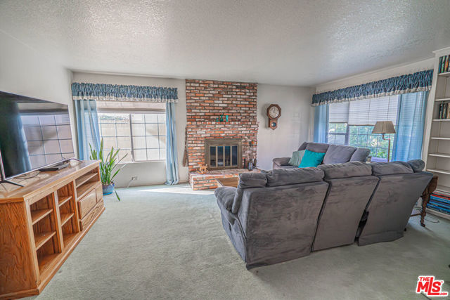 8292 Bellhaven Street, La Palma CA: https://media.crmls.org/mediaz/6ea9b6fd-3b3b-447e-95ce-c78a576ee5a0.jpg