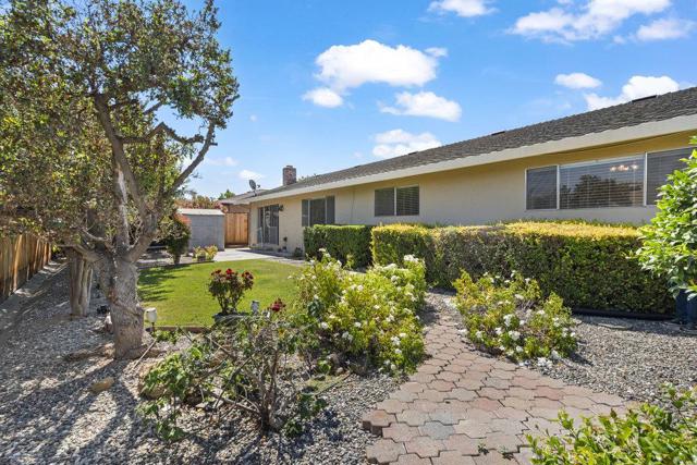 1500 Sunset Drive, Hollister CA: https://media.crmls.org/mediaz/6eaa01be-eeed-4c02-85c7-9ad66d996ce4.jpg