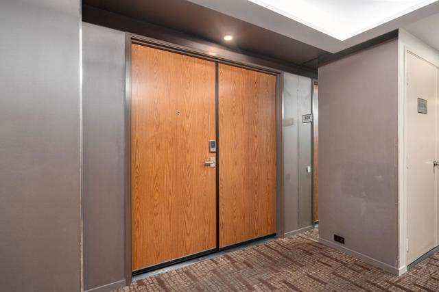 899 Island Drive #304, Rancho Mirage, CA 92270