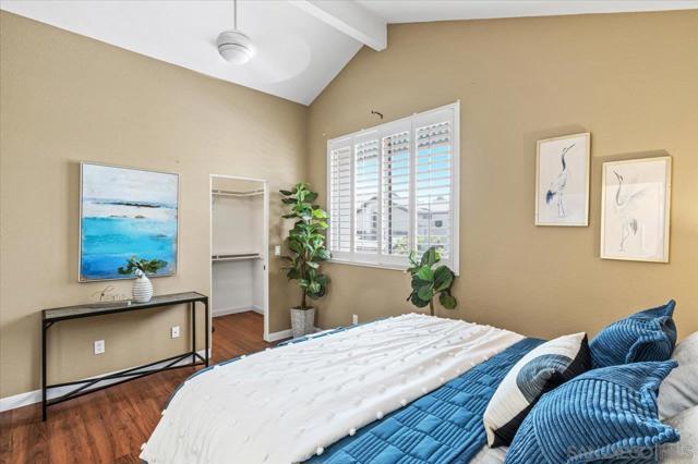 6340 Caminito Del Pastel, San Diego CA: https://media.crmls.org/mediaz/6eaa5adc-6082-4437-b9d8-ccf0047ab3ed.jpg