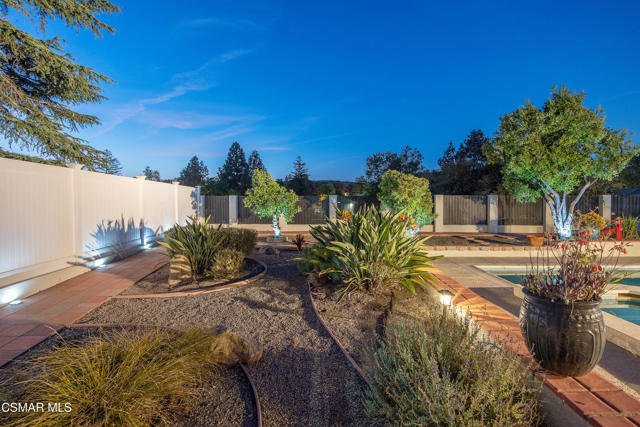 591 Shenandoah Street, Thousand Oaks CA: https://media.crmls.org/mediaz/6eab7dd6-3169-42b5-8813-31fed04c79a6.jpg