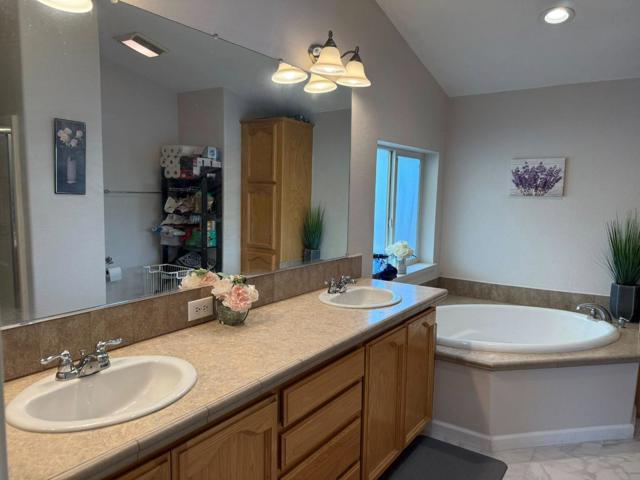 710 Spindrift, San Jose CA: https://media.crmls.org/mediaz/6eac1d77-bdb4-4b65-bda1-458c2bcadcbe.jpg