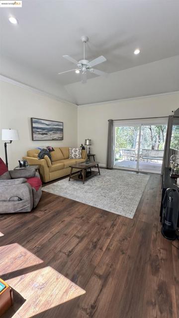 706 Lakeside Ct, Danville CA: https://media.crmls.org/mediaz/6eac3d92-7c33-437b-ab3d-942e42f0dc8f.jpg