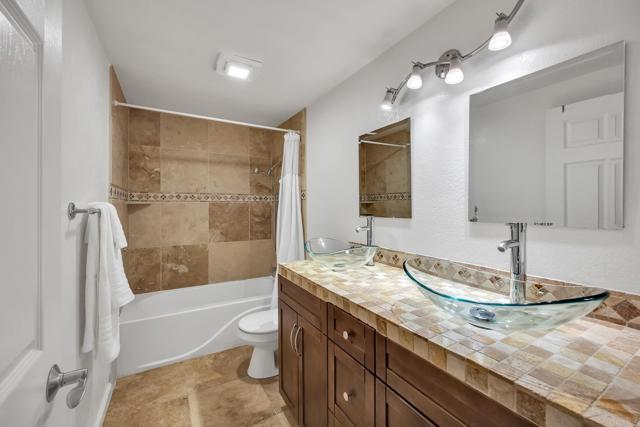 6755 Caminito Del Greco, San Diego CA: https://media.crmls.org/mediaz/6eac67d0-61ed-45cb-9057-02d169dbc785.jpg