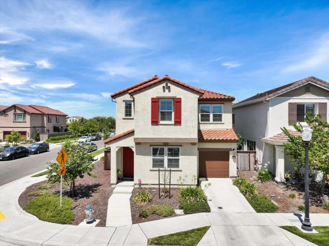 2466 Buzz Aldrin Way, Sacramento CA: https://media.crmls.org/mediaz/6ead4fe9-d0ea-4dbf-bda4-54b9defd9549.jpg