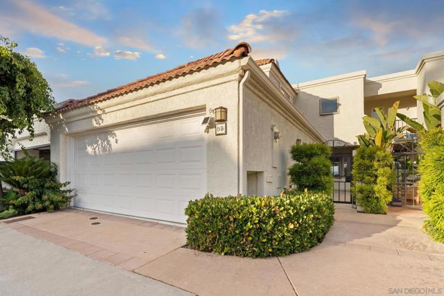59 Tunapuna Ln, Coronado CA: https://media.crmls.org/mediaz/6eadaeba-2a16-432d-811d-8a7fb793e15b.jpg