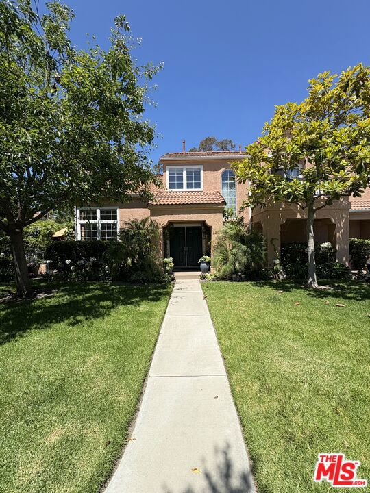 1202 Lost Point Lane, Oxnard CA: https://media.crmls.org/mediaz/6eade901-c5f2-418e-ad26-bbb48f996ec3.jpg