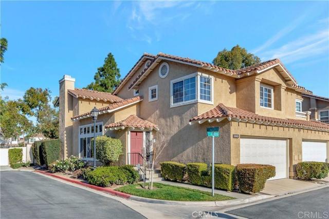 Detail Gallery Image 5 of 41 For 13425 via Almeria, Tustin,  CA 92782 - 3 Beds | 2/1 Baths