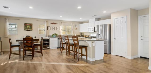 Detail Gallery Image 6 of 38 For 34668 Butte Ct, Murrieta,  CA 92563 - 3 Beds | 2/1 Baths