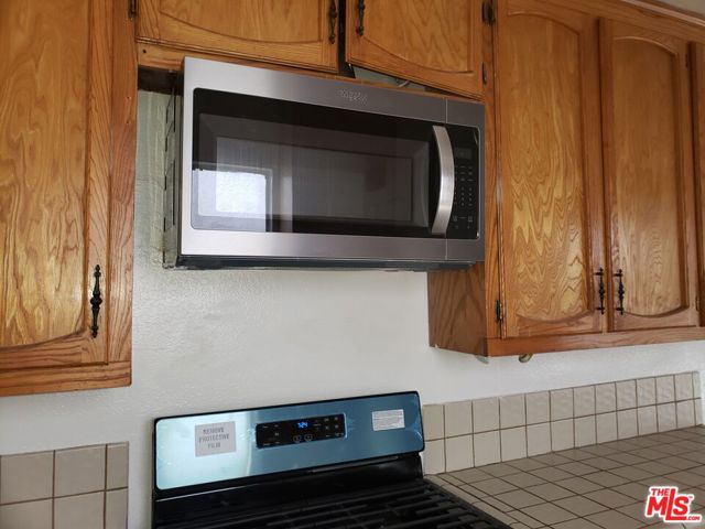 5170 N Columbus Avenue, Sherman Oaks CA: https://media.crmls.org/mediaz/6eaf863b-7203-4162-aa05-1b24ab42f4ff.jpg