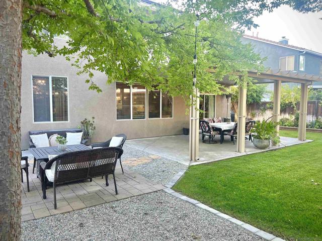 37710 Sprucewood Ln, Murrieta CA: https://media.crmls.org/mediaz/6eaf8b24-6ff9-47f5-b72d-84270173c863.jpg