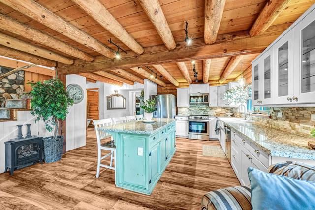 Detail Gallery Image 5 of 40 For 3127 Alta Vista Dr, Fallbrook,  CA 92028 - 3 Beds | 2 Baths