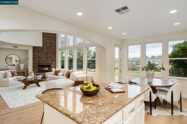 9356 Mediar Dr, San Ramon CA: https://media.crmls.org/mediaz/6eb12bde-fcf2-416a-bce9-51afcd9427b2.jpg