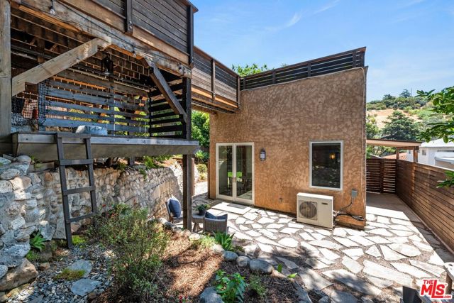 2116 Princeton Avenue, Los Angeles CA: https://media.crmls.org/mediaz/6eb17e77-273a-460b-961b-be81002d42ae.jpg