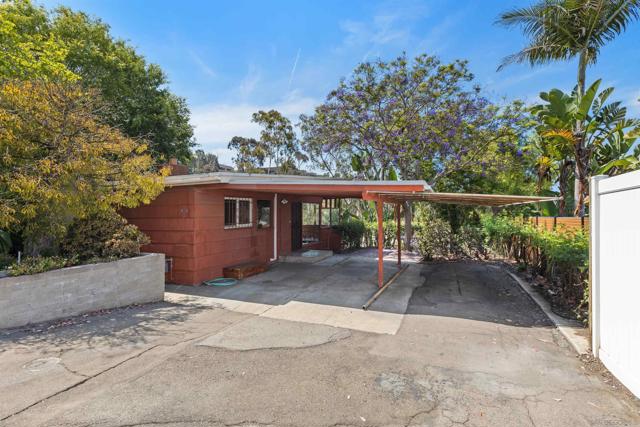 415 W Nutmeg St, San Diego CA: https://media.crmls.org/mediaz/6eb17f5a-208b-4d75-a755-d10d21218f69.jpg