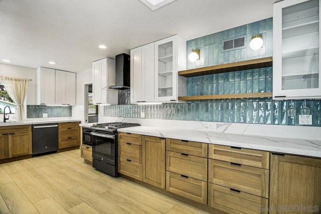 4462 Algeciras, San Diego CA: https://media.crmls.org/mediaz/6eb1a1d1-e701-421e-869c-c1c57b6972fa.jpg