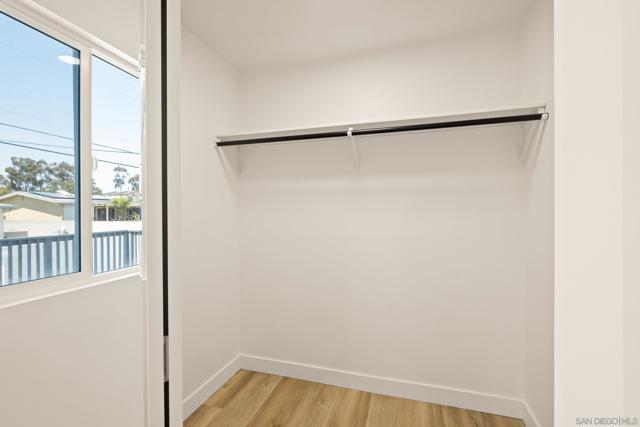 3781 Ashford St, San Diego CA: https://media.crmls.org/mediaz/6eb1a739-d848-4c8c-821b-0e3f8c21e5c8.jpg