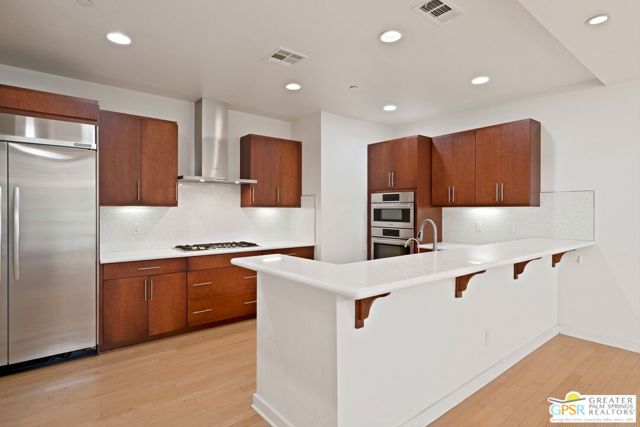 941 Oceo Circle, Palm Springs CA: https://media.crmls.org/mediaz/6eb290bb-528c-4824-a7b7-396449dd5e93.jpg