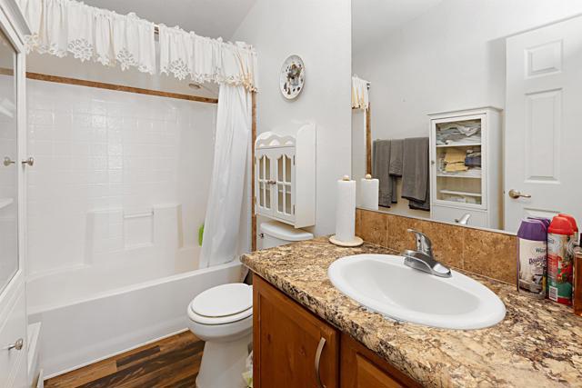 15420 Olde Highway 80, El Cajon CA: https://media.crmls.org/mediaz/6eb39757-b088-4afc-be13-14cb526fbe35.jpg