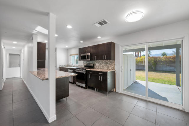70091 Chappel Road, Rancho Mirage CA: https://media.crmls.org/mediaz/6eb3fbb8-83ac-47e6-b508-3616baf7c432.jpg