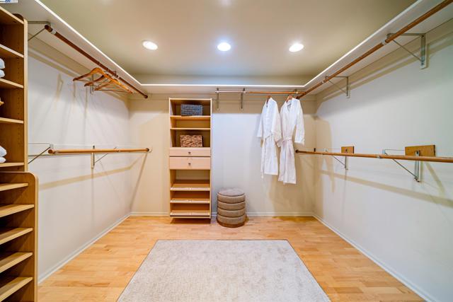216 Salamanca Ct, San Ramon CA: https://media.crmls.org/mediaz/6eb4aa4f-ad81-499c-87db-53b829ea9d1e.jpg
