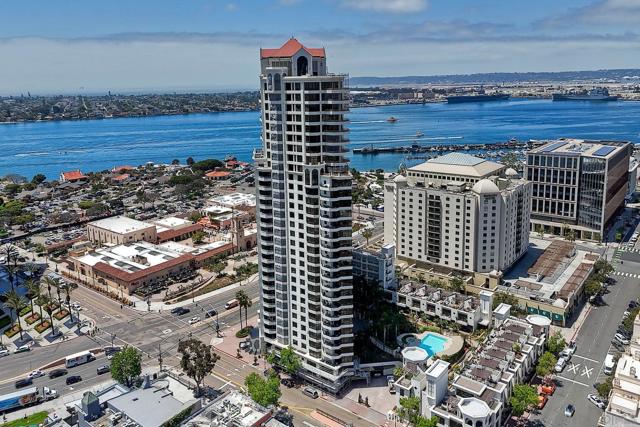 700 W Harbor Dr, San Diego CA: https://media.crmls.org/mediaz/6eb4ae74-3493-4f71-9226-967a7ef59e01.jpg