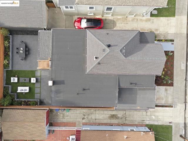 3274 Encinal Ave, Alameda CA: https://media.crmls.org/mediaz/6eb5194c-828a-4b91-ae95-f8f6e553f6d8.jpg