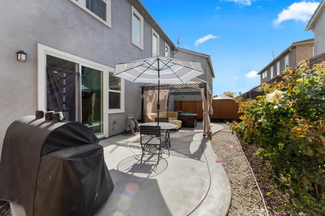 1250 Central Avenue, Hollister CA: https://media.crmls.org/mediaz/6eb5faab-c2f8-433a-b215-b66239c9808a.jpg