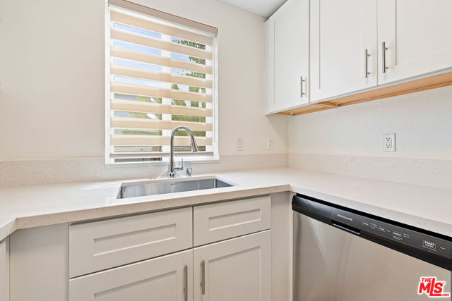 2638 S Barrington Avenue, Los Angeles CA: https://media.crmls.org/mediaz/6eb66d44-b226-4fb1-a5e5-ba1171e90d06.jpg