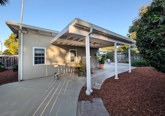 808 Patricia Avenue, San Mateo CA: https://media.crmls.org/mediaz/6eb6f688-532d-441a-924d-2b14e2ff85de.jpg