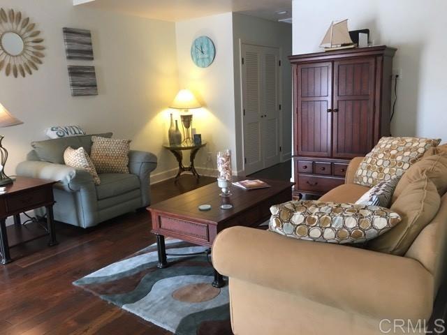 Detail Gallery Image 3 of 10 For 814 D Ave, Coronado,  CA 92118 - 2 Beds | 1 Baths