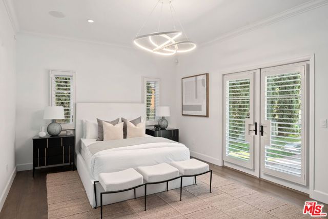 616 21st Street, Santa Monica CA: https://media.crmls.org/mediaz/6eb7395b-f28b-4207-a2e8-886f804fc5cd.jpg
