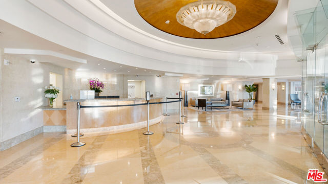 201 Ocean Avenue, Santa Monica CA: https://media.crmls.org/mediaz/6eb7fdd3-9358-480c-93f3-0255908fb578.jpg