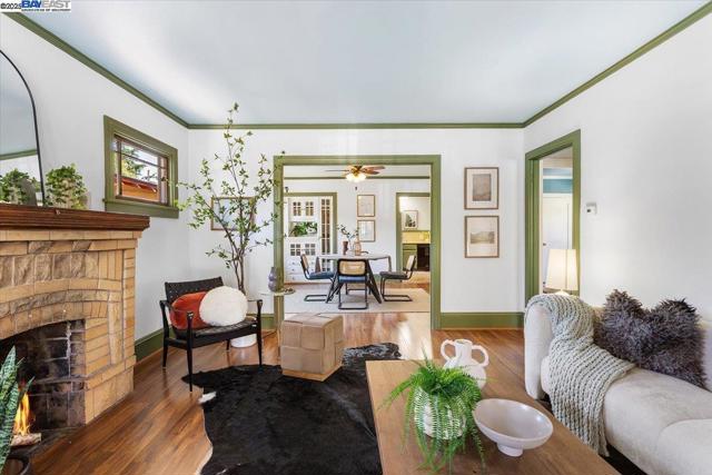 357 Melven Ct, San Leandro CA: https://media.crmls.org/mediaz/6eb81748-2654-454e-8d98-e5925dc1162c.jpg