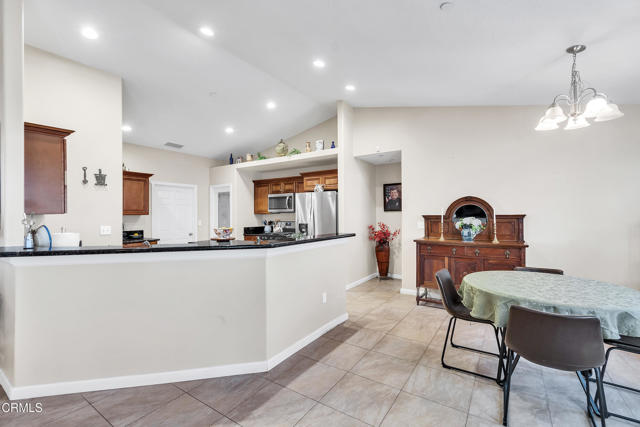 17717 Bangor Avenue, Hesperia CA: https://media.crmls.org/mediaz/6eb84619-87a1-4623-a353-040260946ca5.jpg