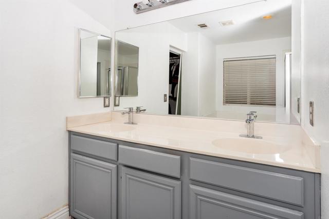 Detail Gallery Image 14 of 27 For 29129 Sierra Gold Cir, Menifee,  CA 92584 - 5 Beds | 3/1 Baths