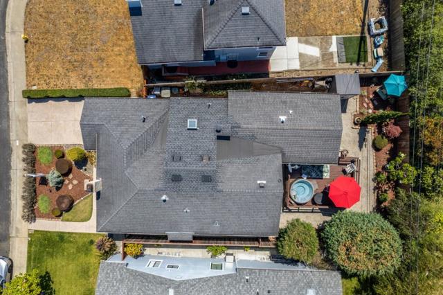 141 Knoll Circle, South San Francisco CA: https://media.crmls.org/mediaz/6eb95139-f845-41e3-9975-36c987f0e324.jpg