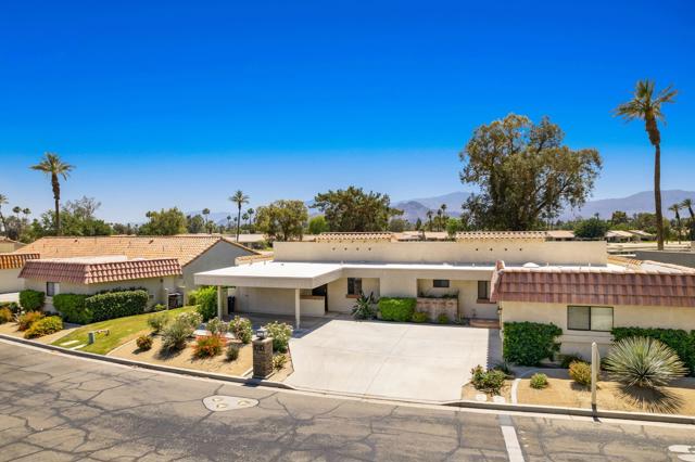 77361 Preston Trail, Palm Desert CA: https://media.crmls.org/mediaz/6eb99c84-6986-4e2b-b4ad-05d0fcd1dde6.jpg