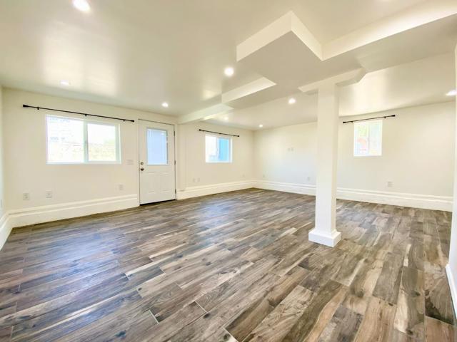 1076 Grand Avenue, South San Francisco CA: https://media.crmls.org/mediaz/6eba6192-cd4c-4bf3-9c1e-ab3bd7498c86.jpg