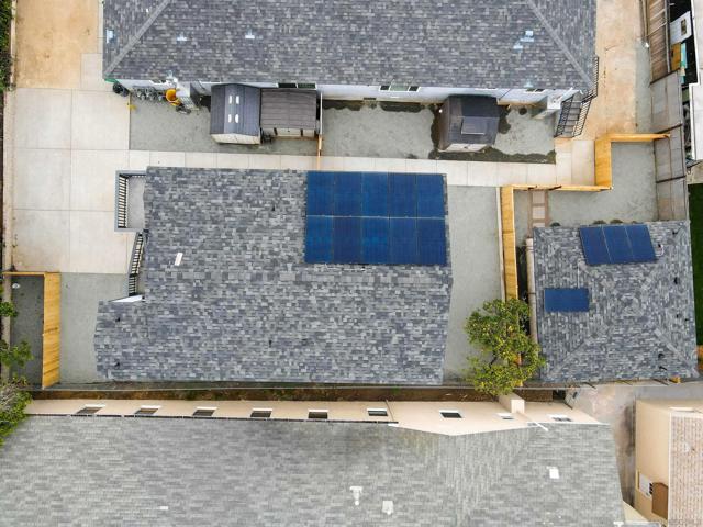 6744 6750 N Elman, San Diego CA: https://media.crmls.org/mediaz/6ebadcba-150d-43fc-84e9-33a49fb2bd4f.jpg