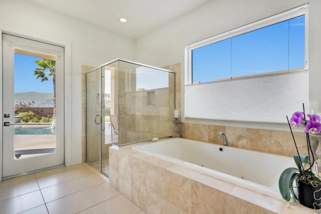 13 Via Montagna, Rancho Mirage CA: https://media.crmls.org/mediaz/6ebadd0a-75ef-4c7e-83b3-f7b631845596.jpg