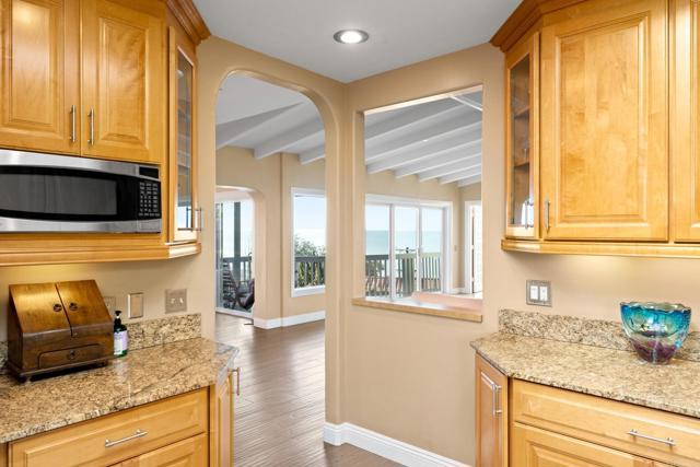 6130 Terryhill Drive, La Jolla CA: https://media.crmls.org/mediaz/6ebb110e-458d-4227-b3c5-d76b71f623eb.jpg